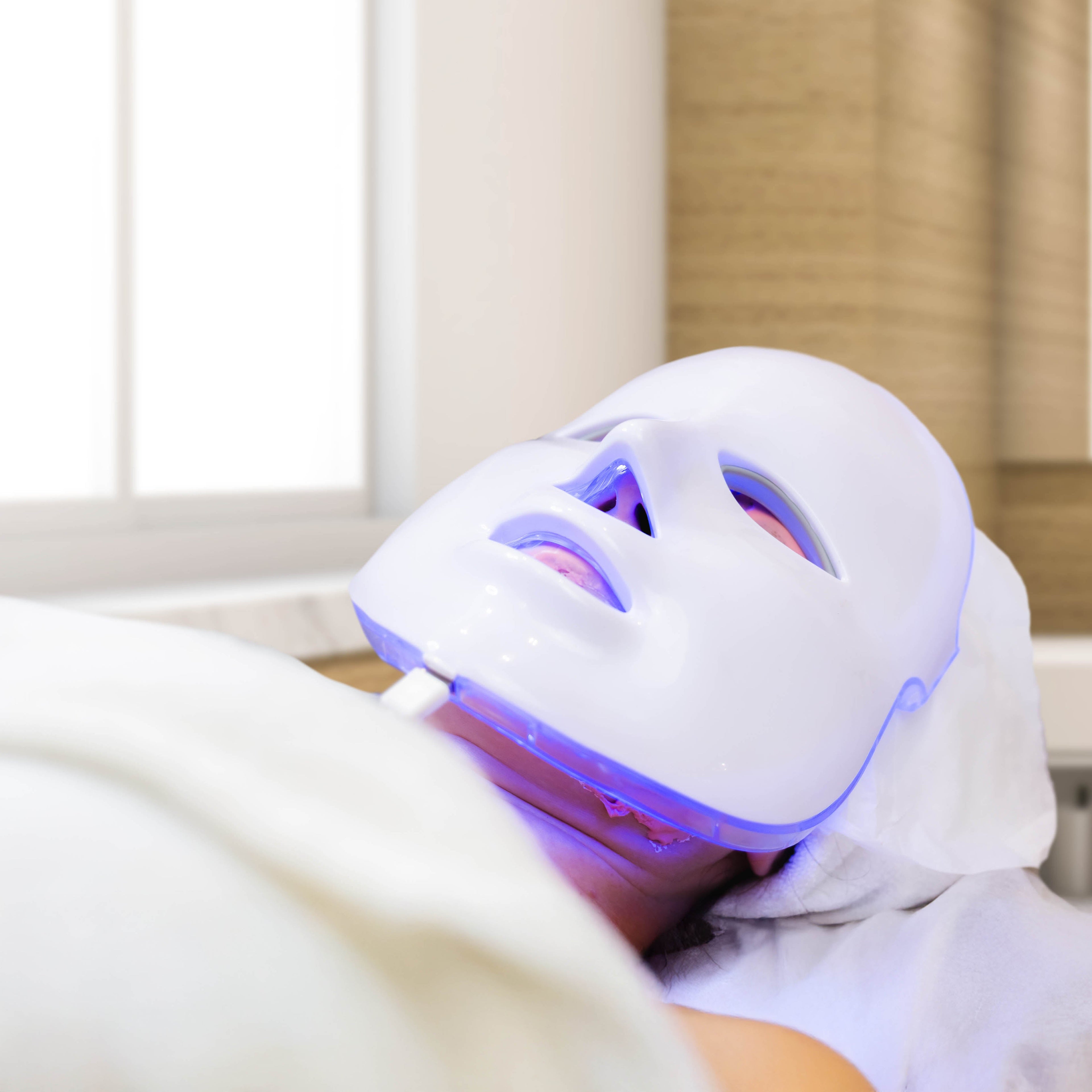 Mascarilla facial de terapia de luz LED 7 en 1 - ¡Cuidado avanzado de la piel en casa!